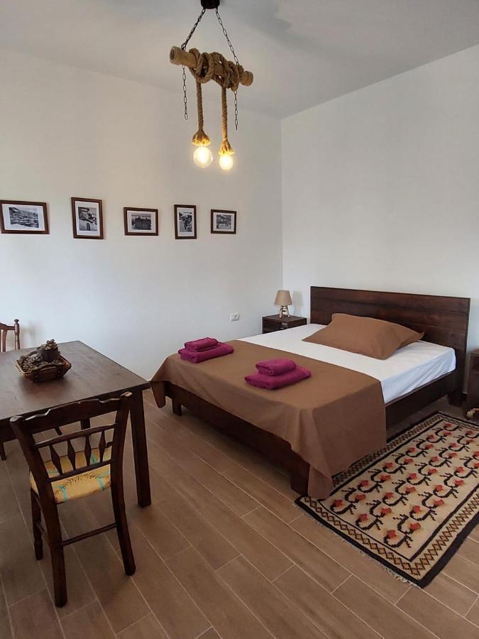 Guest House Gorani Berat Exterior foto