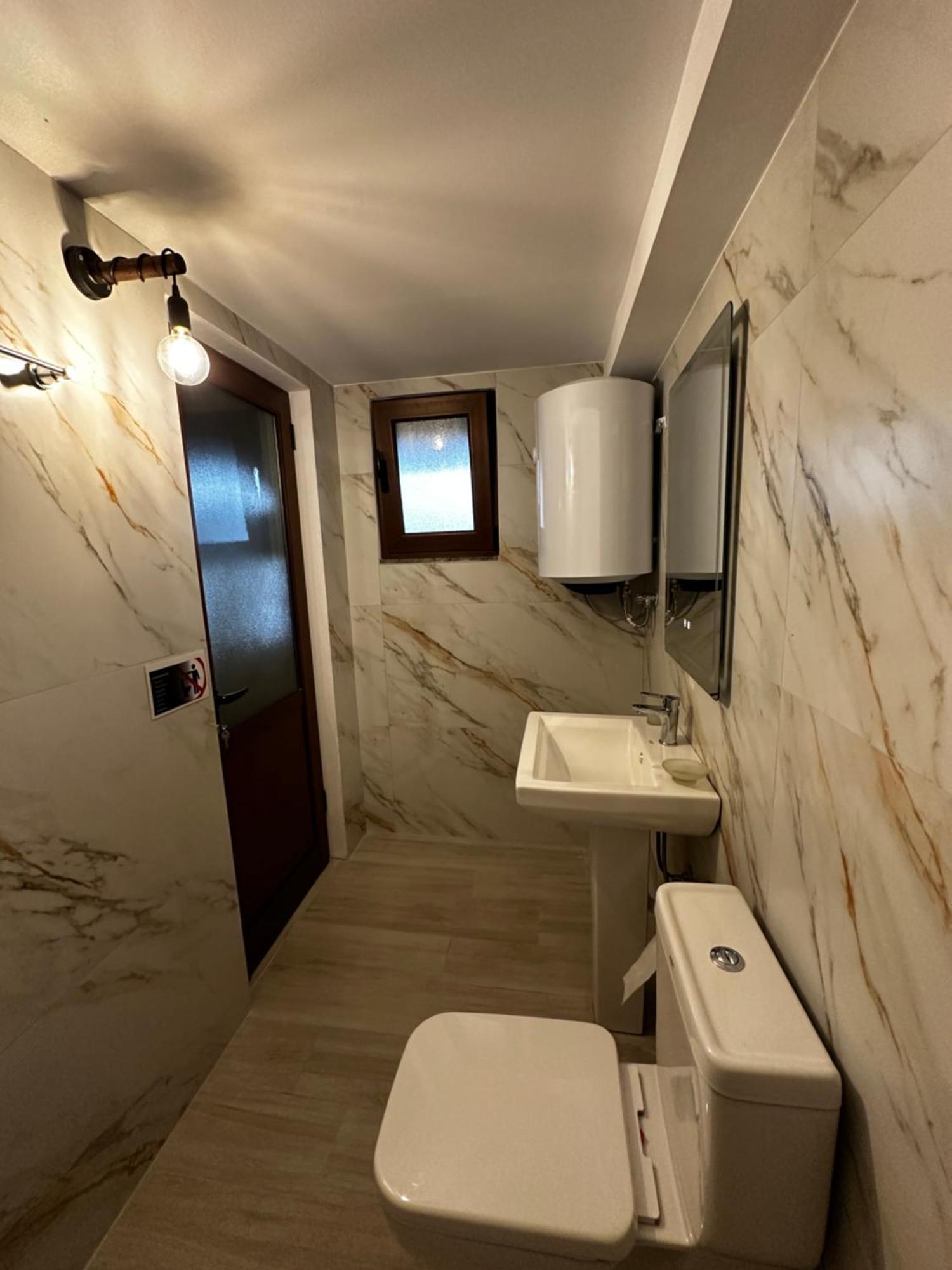 Guest House Gorani Berat Exterior foto
